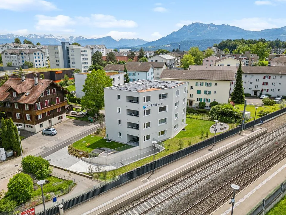 Zentrale, moderne 3.5 Zimmer Wohnung