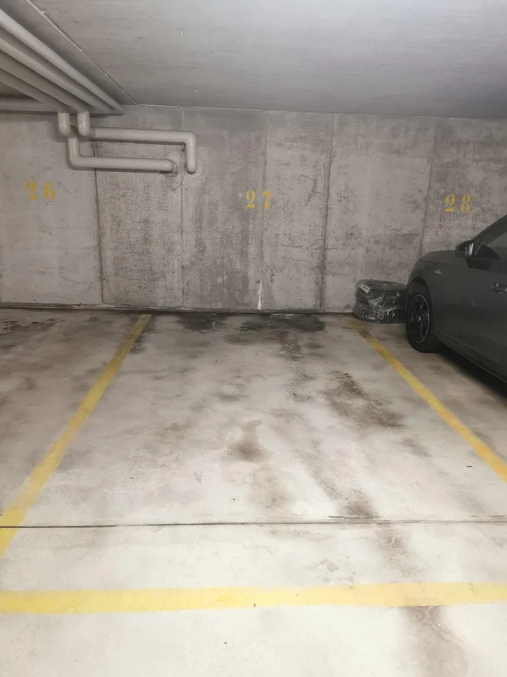 Einstellhallenplatz zu vermieten