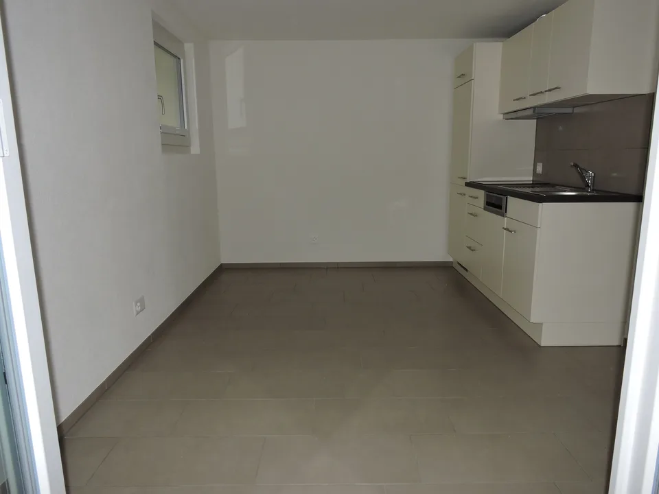 Modernes 1-Zimmer-Studio mit Sitzplatz
