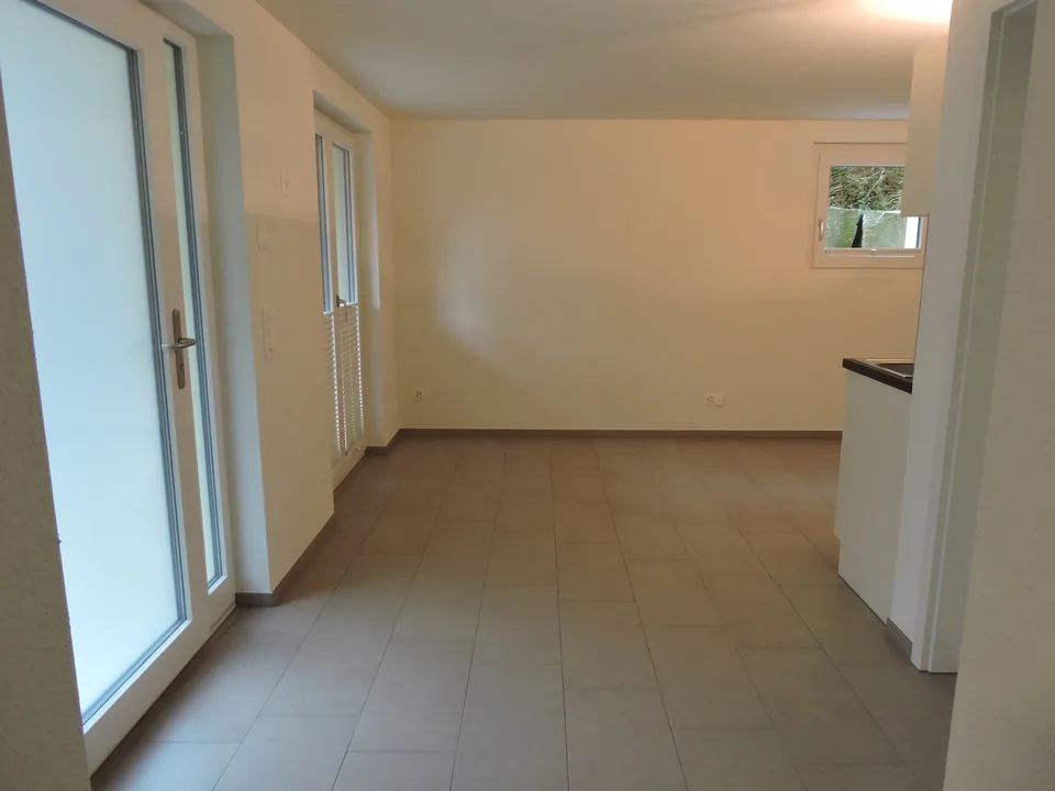 Modernes 1-Zimmer-Studio mit Sitzplatz