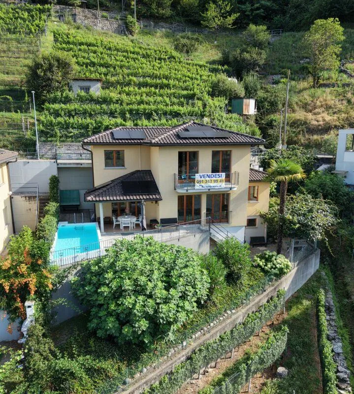 VENDESI A CUGNASCO - Bella casa unifamiliare di 5.5 locali in buoni...