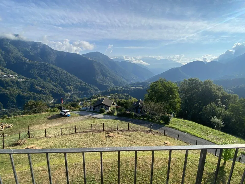 Vendesi a Moneto rustico con magnifica vista / Zu verkaufen charman...