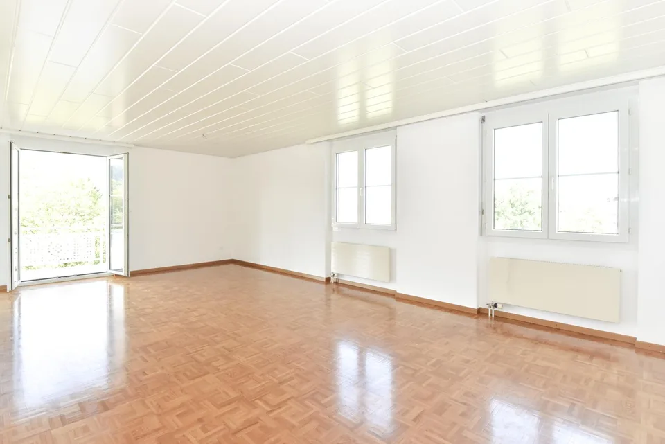 Grosszügige und helle Wohnung