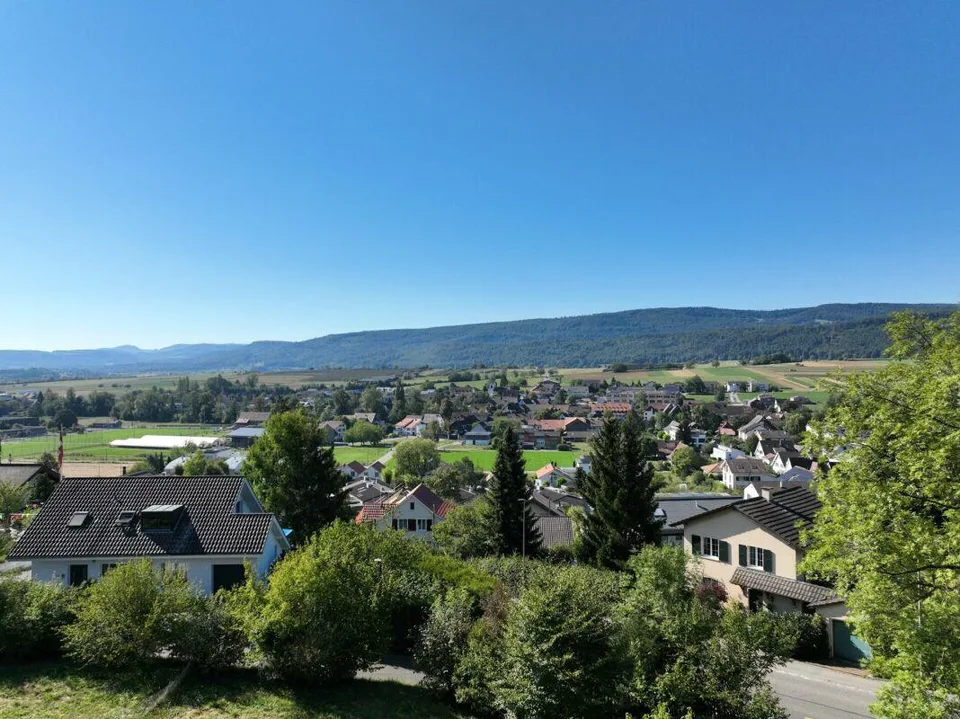 4.5-Zimmer Doppeleinfamilienhaus in Biel-Benken
