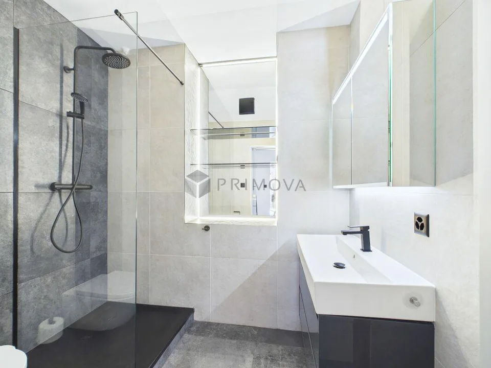 Comfort abitativo incontra vista panoramica in questo appartamento di 3,5 locali stylisticamente rinnovato