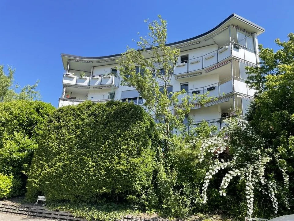 Schöne 2-Zimmer-Wohnung in Obermeilen