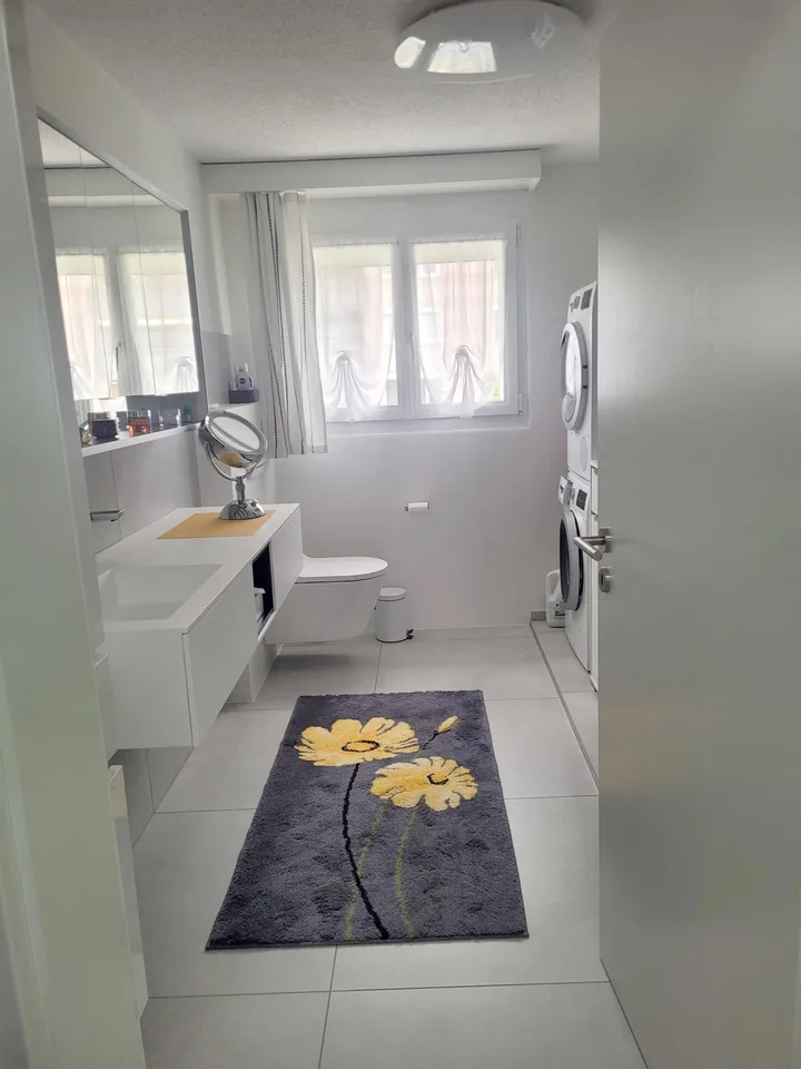 Elegante Wohnung mit hochwertigem Ausbau und Designer-Küche