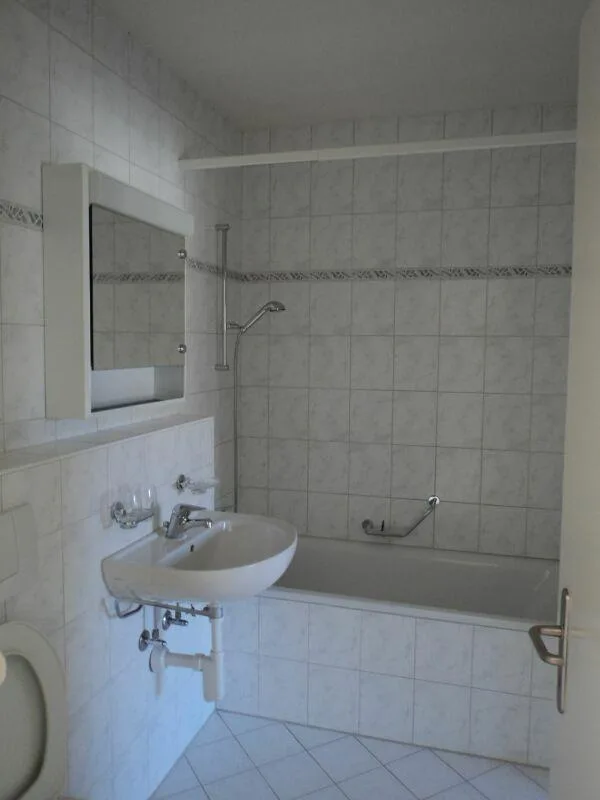 4-Zimmerwohnung in Rosengarten-Nähe
