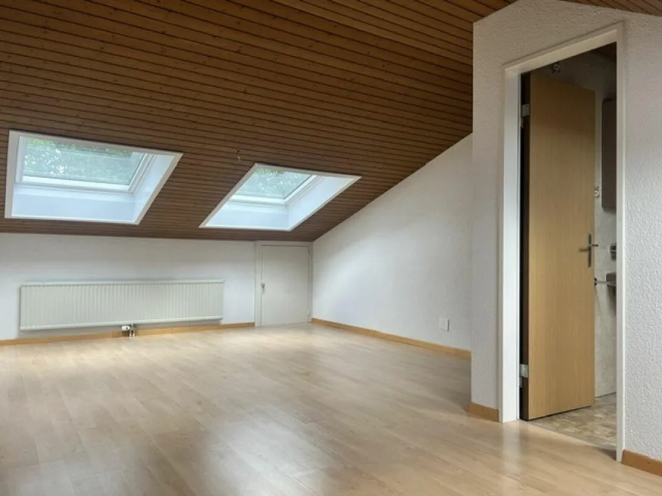 Appartamento maisonette di 5,5 locali situato in zona tranquilla con balcone in affitto – foto 10 di 11