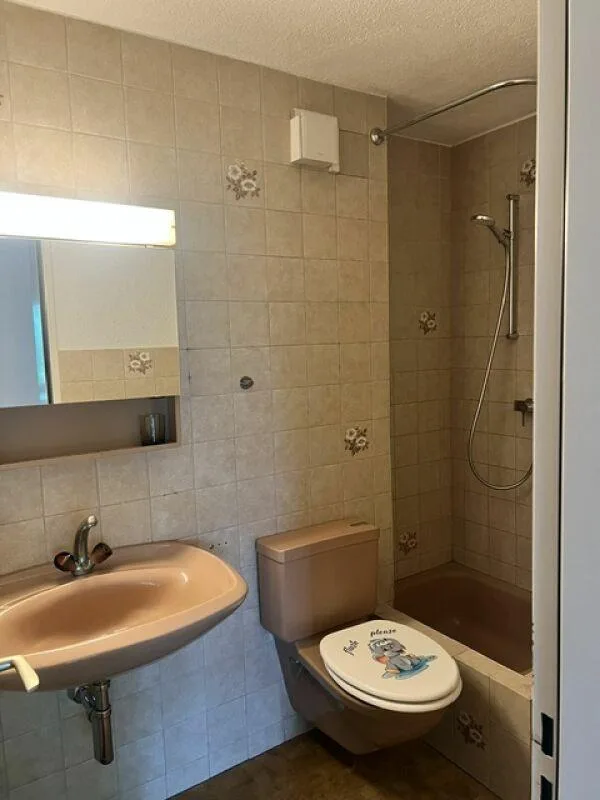 Ruhig gelegene 5.5-Zimmer-Maisonette-Wohnung mit Balkon zu vermieten