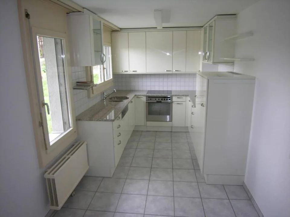 Ruhig gelegene 5.5-Zimmer-Maisonette-Wohnung mit Balkon zu vermieten