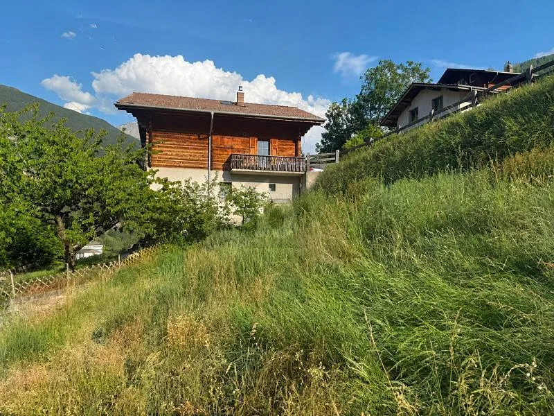 TERRAIN CONSTRUCTIBLE AVEC VUE DÉGAGÉE