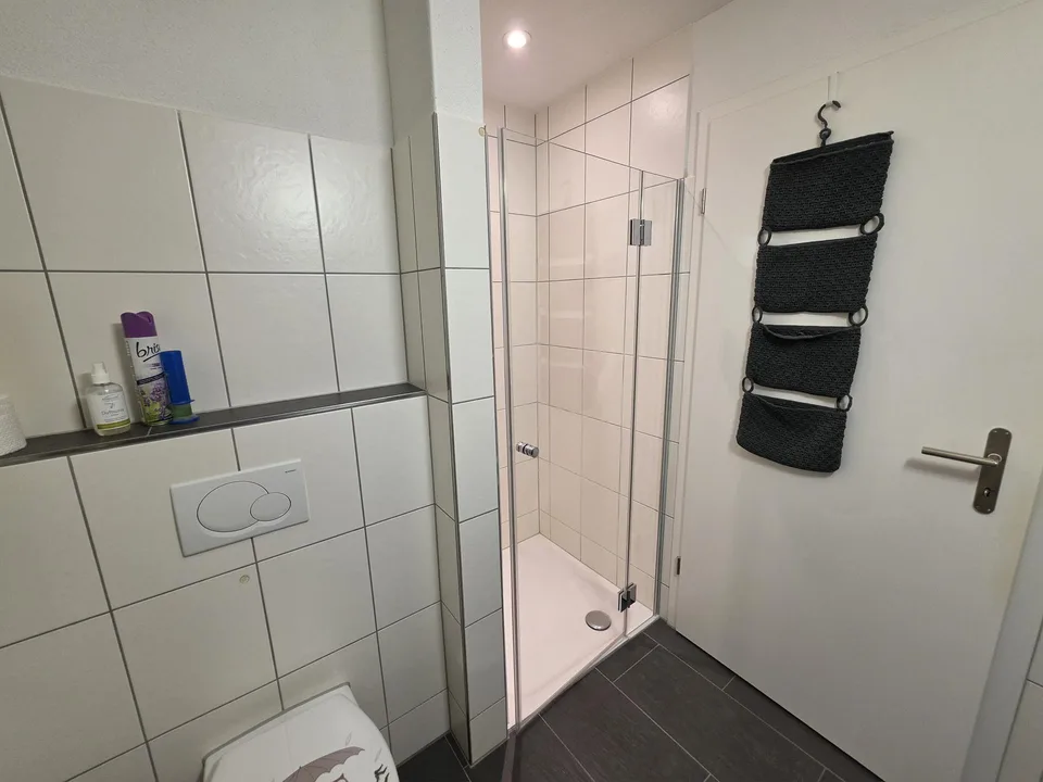 Moderne Wohnung mit Gartensitzplatz