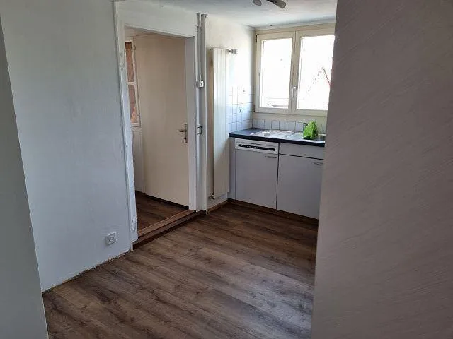 Attraktive 4 Zimmer Altbauwohnung Zentrumsnah