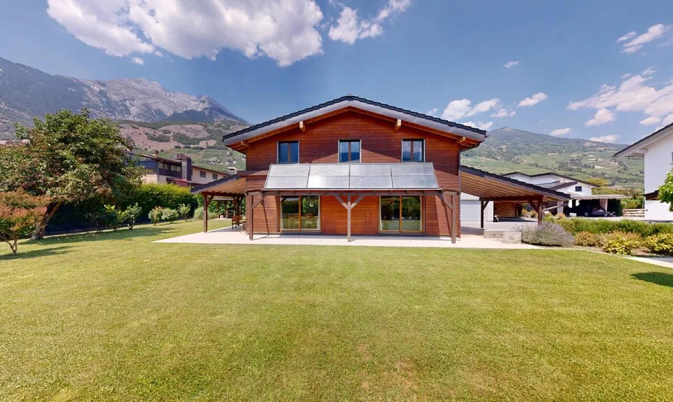 Haus 6.5 mit großer Parzelle, Garten und Solarenergieheizung