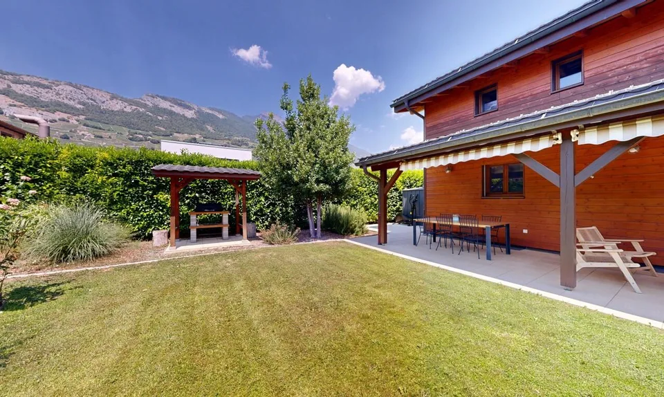 House 6.5 with large plot, garden and solar heating – photo 10 of 18