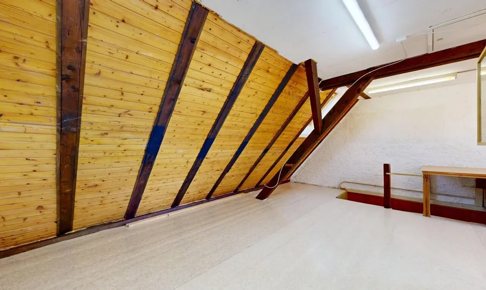 Casa affascinante con soffitta convertita e terrazza