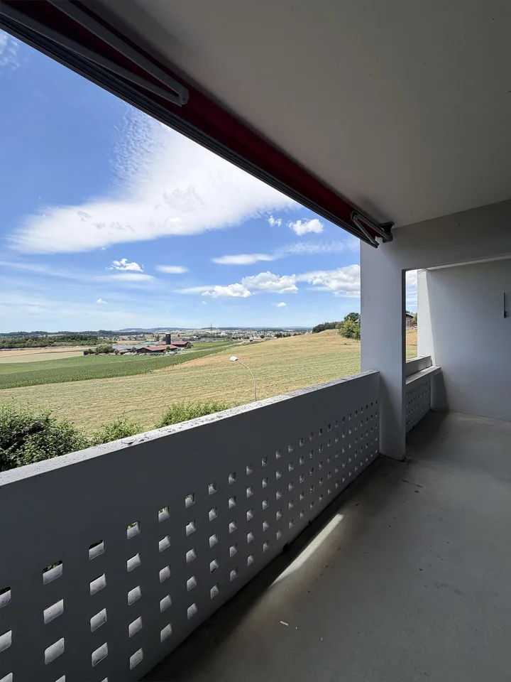 Moderne 3-Zimmerwohnung mit Weitsicht – photo 9 of 10