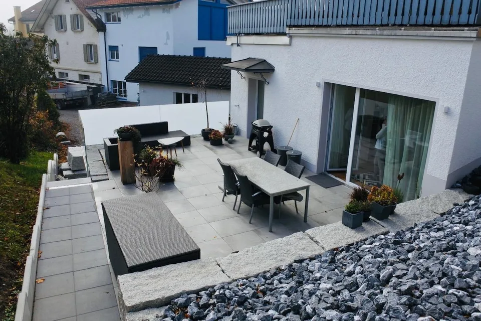 Eigentumsstandard => ruhige, zentrumsnahe Lage, grosse Terrasse 50m2