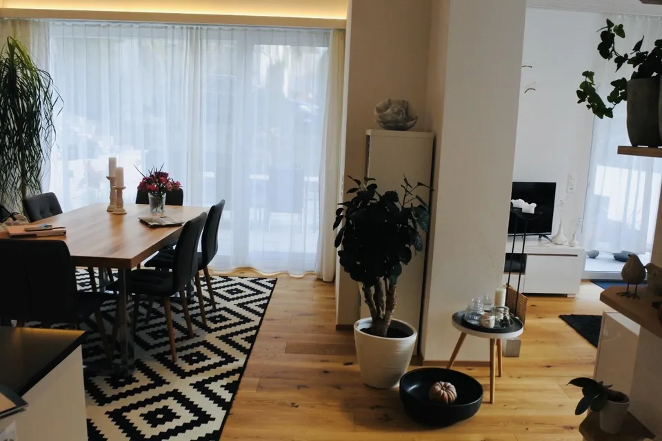 Eigentumsstandard => ruhige, zentrumsnahe Lage, grosse Terrasse 50m2