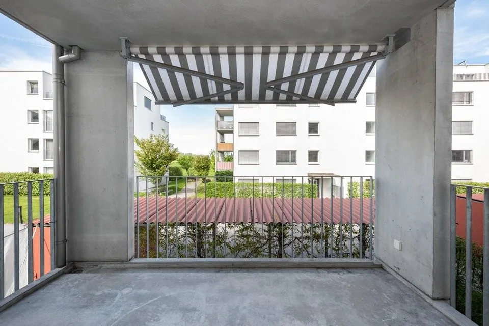 Moderne 4.5 Zimmer Wohnung in familienfreundlicher Überbauung