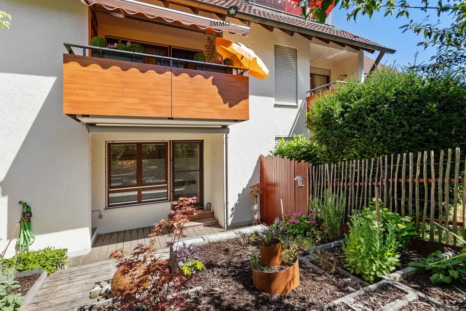 Renovierte Gartenwohnung an begehrter Lage in Seenähe.