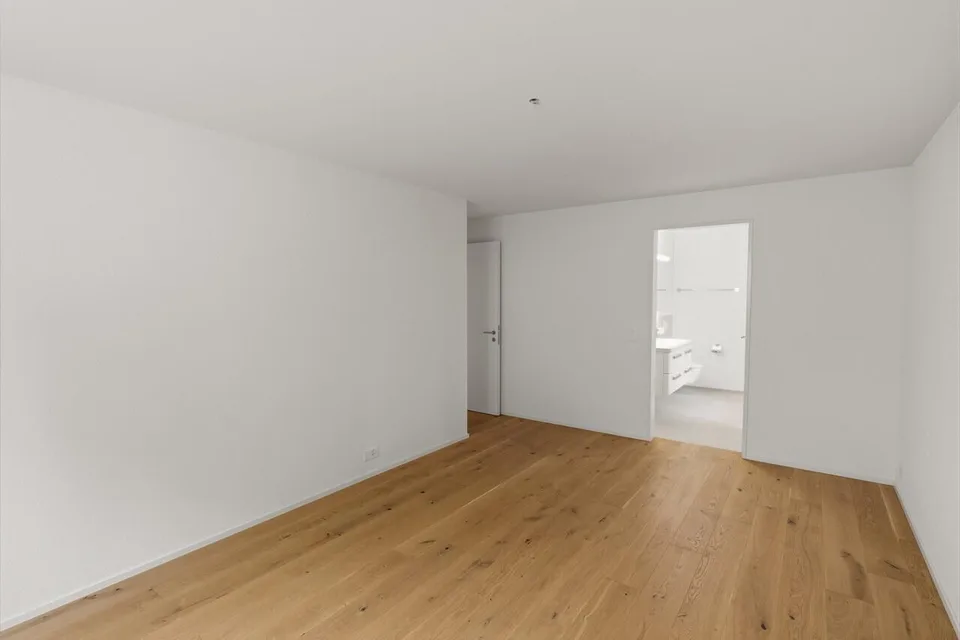 Helle 3.5-Zimmer-Wohnung in Greppen – modern, ruhig und seenah