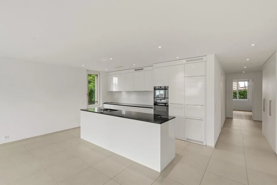 Helle 3.5-Zimmer-Wohnung in Greppen – modern, ruhig und seenah