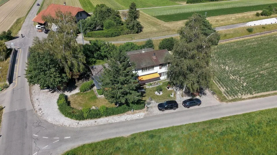 Freistehendes 6.5-Zimmer-Einfamilienhaus mit Wintergarten, Werkstat...