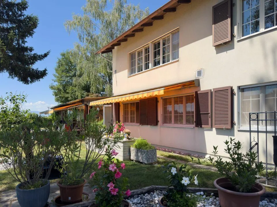 Freistehendes 6.5-Zimmer-Einfamilienhaus mit Wintergarten, Werkstat...