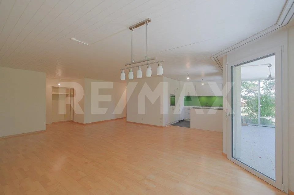Appartement de jardin 4,5 pièces : central, calme, plein de qualité de vie