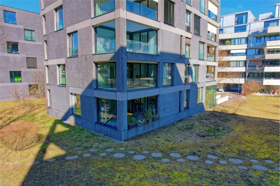Appartamento moderno 2½ locali con 82 m² e due balconi