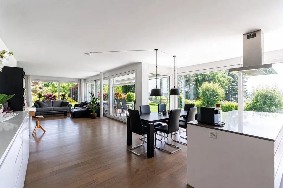 Hochwertige Gartenwohnung mit traumhafter Fernsicht an bester Lage