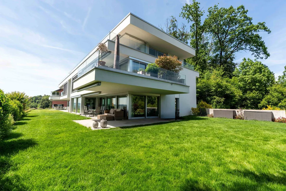 Hochwertige Gartenwohnung mit traumhafter Fernsicht an bester Lage