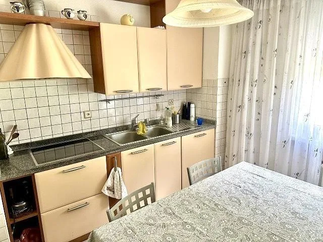 4-Zimmer-Wohnung im 1. OG an ruhiger, sonniger Aussichtslage / appa...