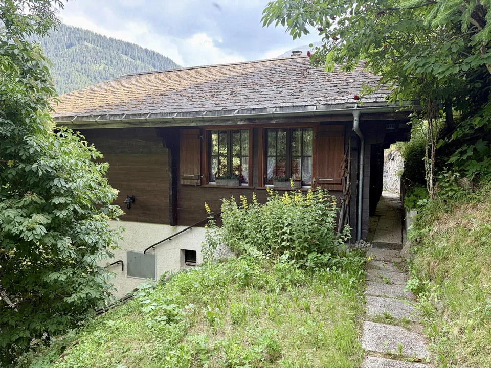 Chalet mit zwei Wohneinheiten an Toplage