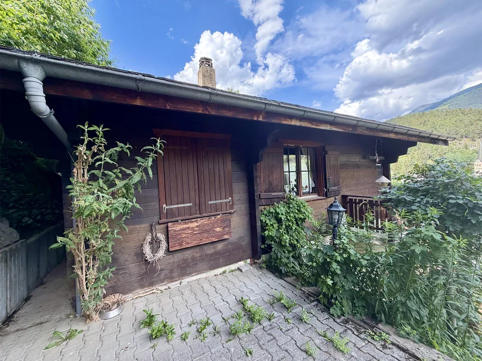 Chalet mit zwei Wohneinheiten an Toplage