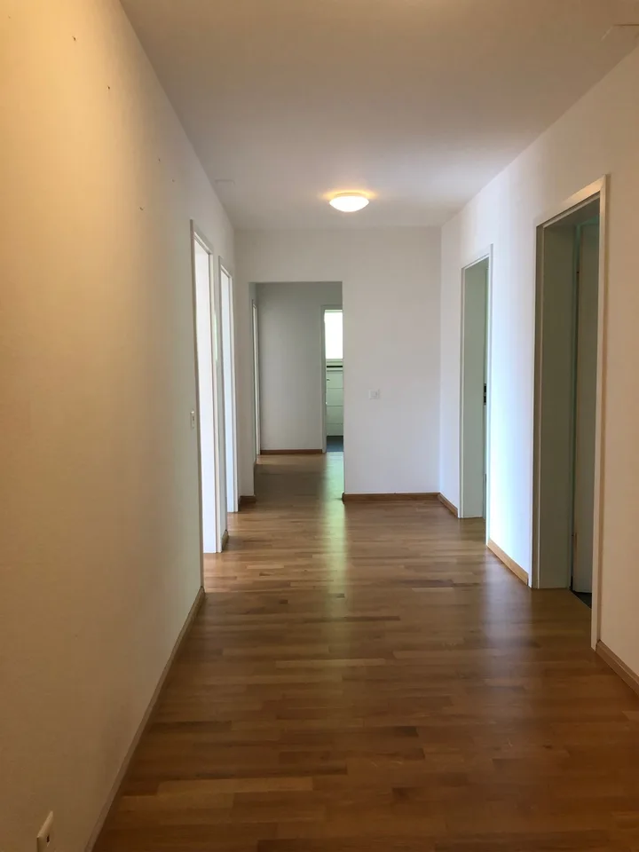 5-Zimmerwohnung im 1.OG an ruhiger Lage zu vermieten
