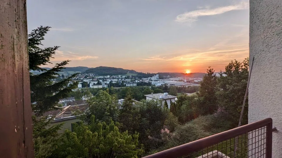 Fantastische Aussicht mit grosszügigem Garten