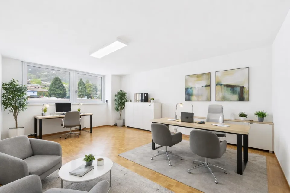 Ufficio con cucina e bagno privati