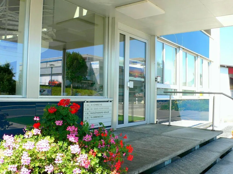 Räume für Büro-, Praxis-, Schulung-, Atelier an Toplage