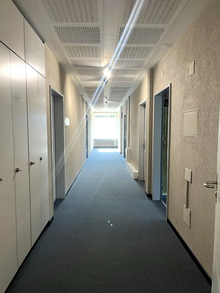 Räume für Büro-, Praxis-, Schulung-, Atelier an Toplage