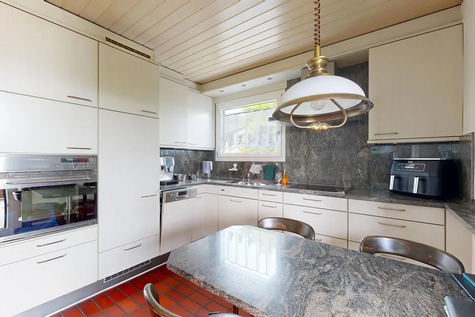 Ampia casa semi-detachata di 6,5 locali con vista panoramica