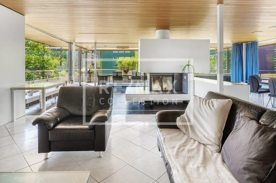 Appartement attique spacieux et lumineux avec 7½ pièces