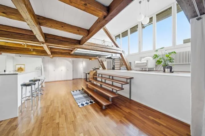 EXZELLENTE DACHMAISONETTE MIT LOFTCHARAKTER