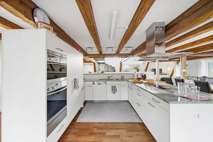 EXZELLENTE DACHMAISONETTE MIT LOFTCHARAKTER