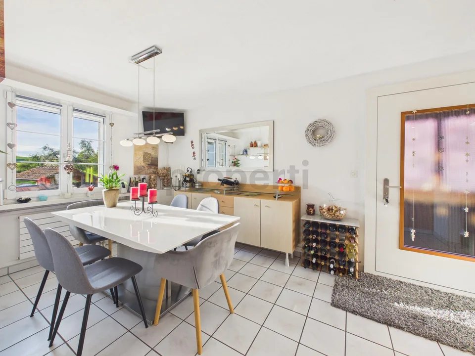 Einzigartige Maisonettewohnung mit Wintergarten und Cheminée in Aml...