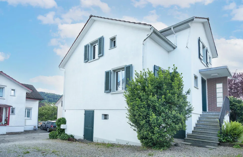 Charmantes 8½-Zimmer-Einfamilienhaus mit vielseitigem Potenzial
