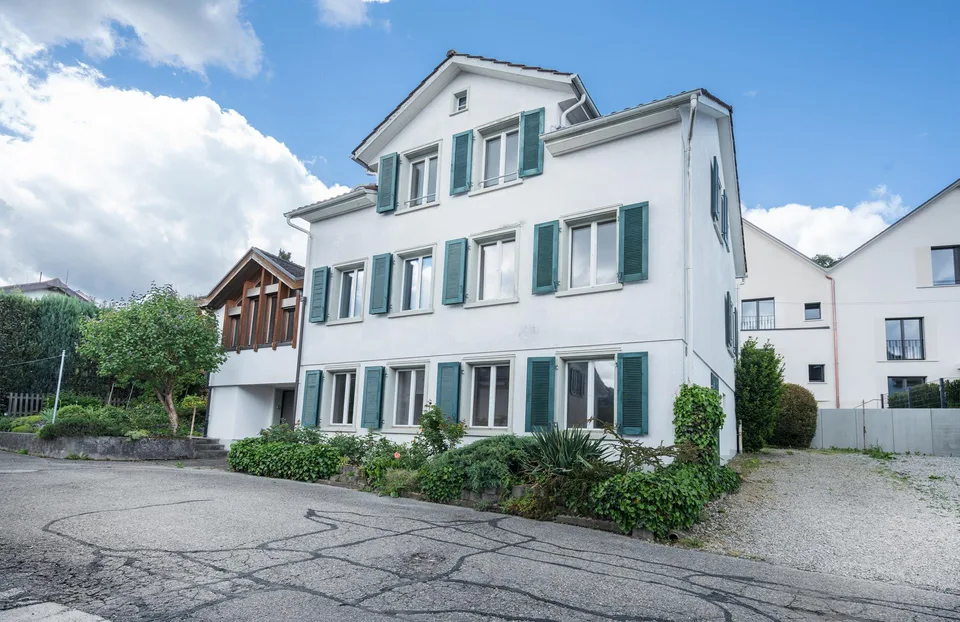 Charmantes 8½-Zimmer-Einfamilienhaus mit vielseitigem Potenzial