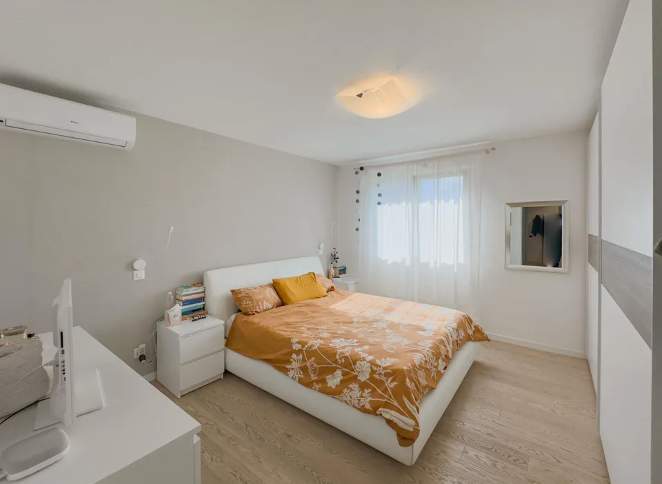 Casa bifamiliare con grande giardino a Morbio Inferiore